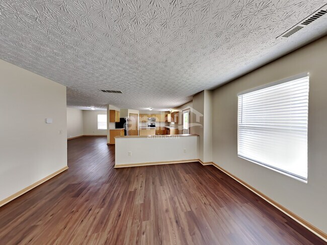 Photo - 5388 Englecrest Dr