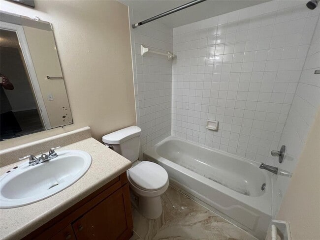 Photo - 2431 NW 56th Ave Unit 201