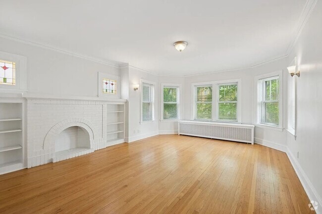 Building Photo - 6034 N Rockwell St Unit 2nd FL Rental