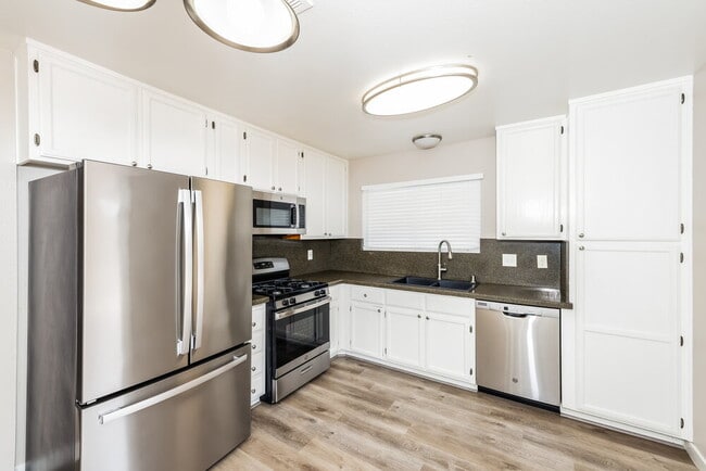 Photo - 601 Freeburg Pl
