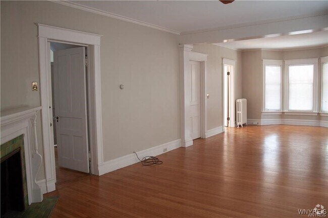 Building Photo - 284 Richmond Ave Rental
