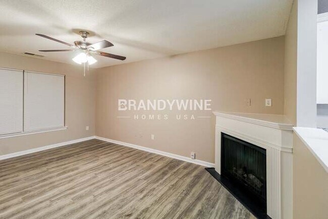 Photo - 204 Lossie Ln