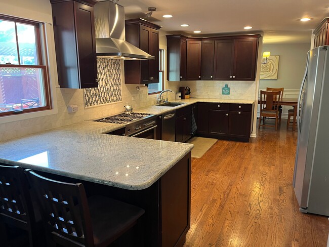 Photo - 889 E Stonebridge Ct