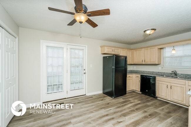 Photo - 651 Oak Grove Blvd