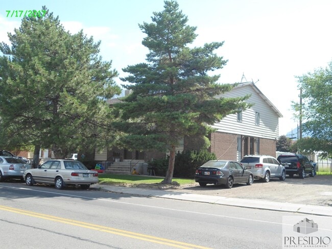 Building Photo - 656 N 400 W St Unit 656
