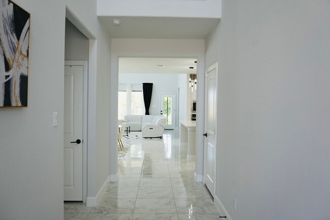 Photo - 2801 Riverview Rd