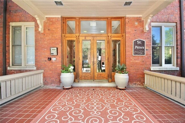 Front Entrance - 229 N Poplar St Unit 29