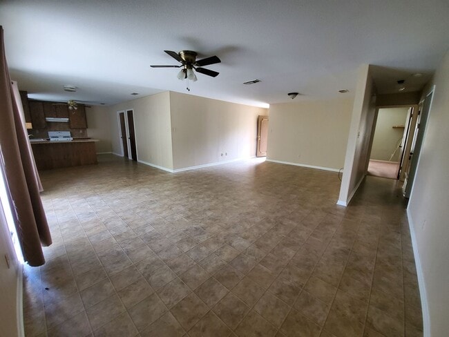 Photo - 202 S Willis St