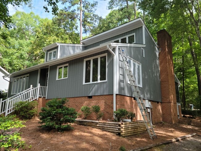 Building Photo - Three Bedroom Home!