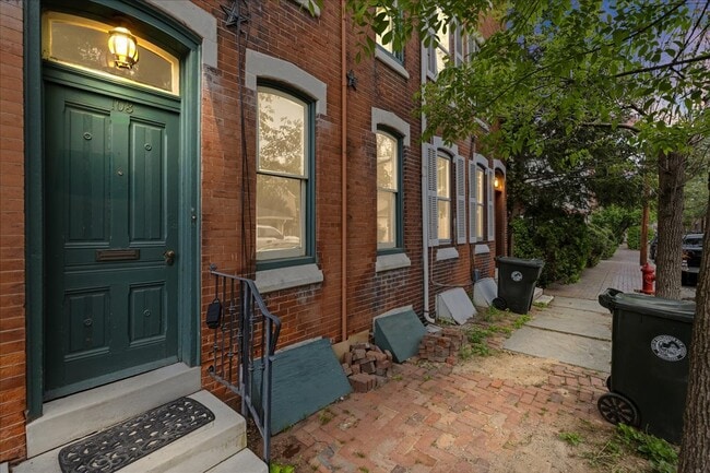 Photo - 103 W Union St