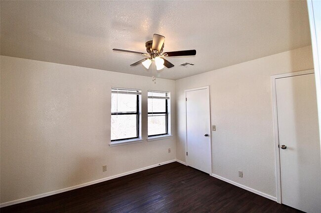 Photo - 2336 Heatherfield Ln