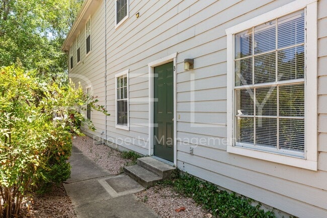 Photo - 2908 Whisper Oaks Ln Unit B