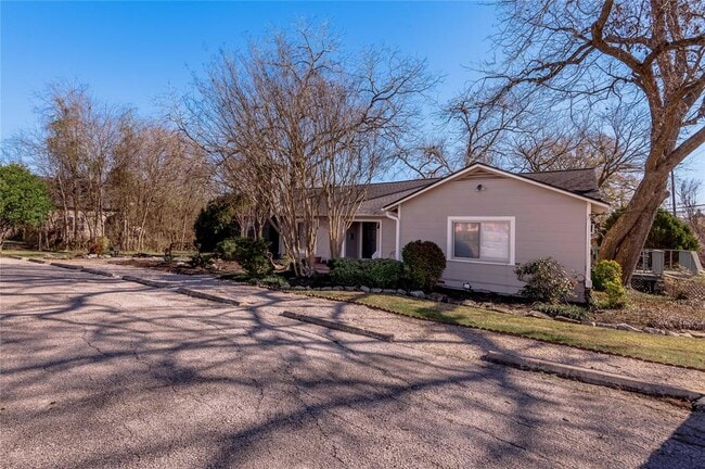 Photo - 1527 Ave O House