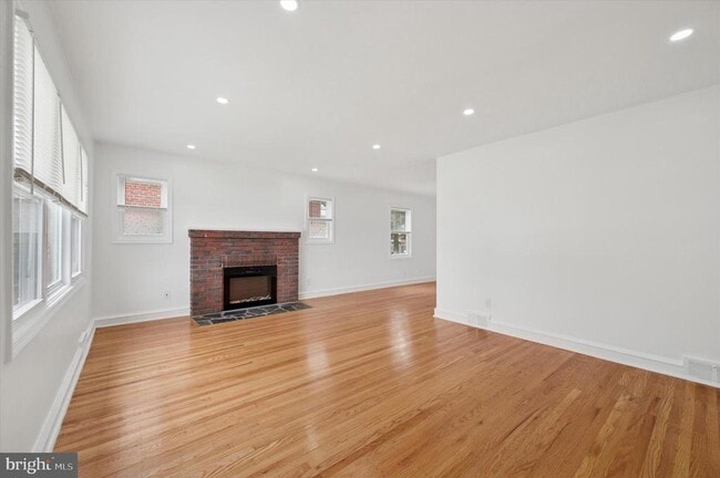 Building Photo - 6134 Grant Ave Rental