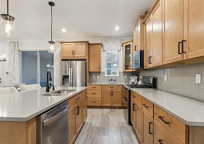 Building Photo - 2340 Woodside Way Unit 2