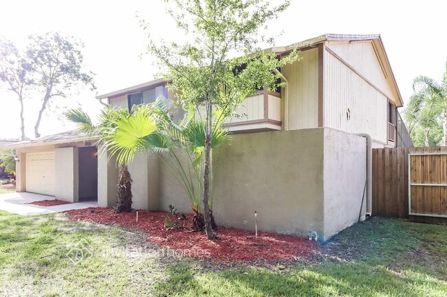 4805 Hayride Ct