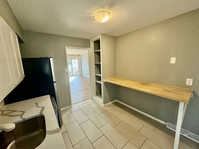 Photo - Heartwoods Manor Unit A