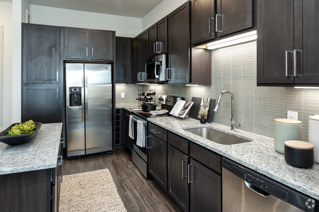 1BR,1BA-A7 - Magnolia on the Green