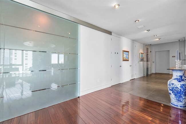 Photo - 715 Bayshore Dr Unidad 1004