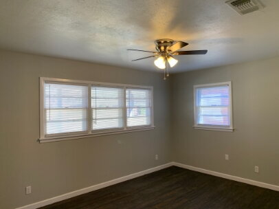 Photo - "Charming 3-Bedroom Oasis with 2 Full Baths in the Heart of Lubbock!"