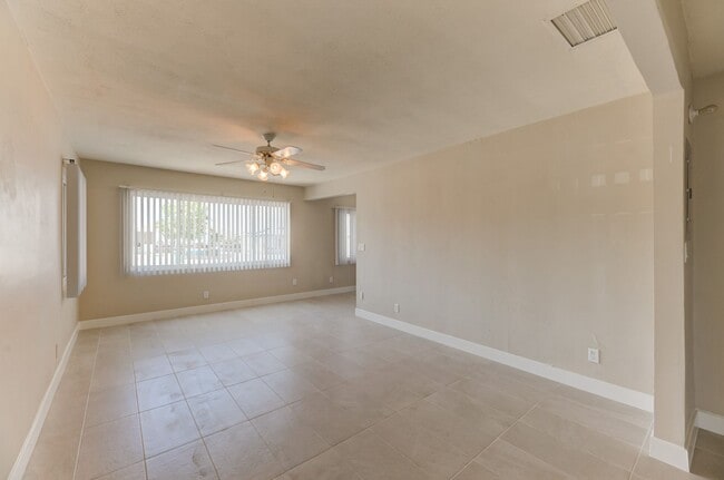 Photo - 402 Ilmenite Way