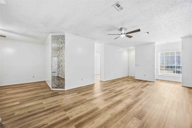 Photo - 9410 Stonehouse Ln