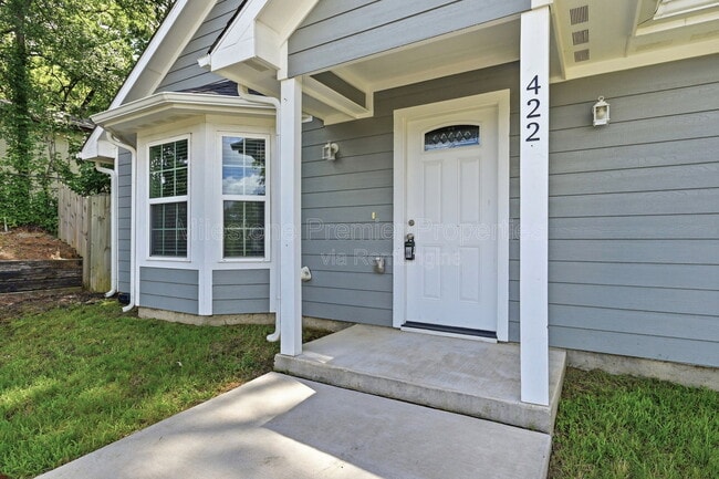 Photo - 422 E Elm St