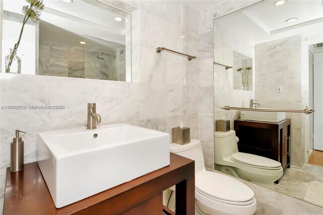 Photo - 5151 Collins Ave Unit 619