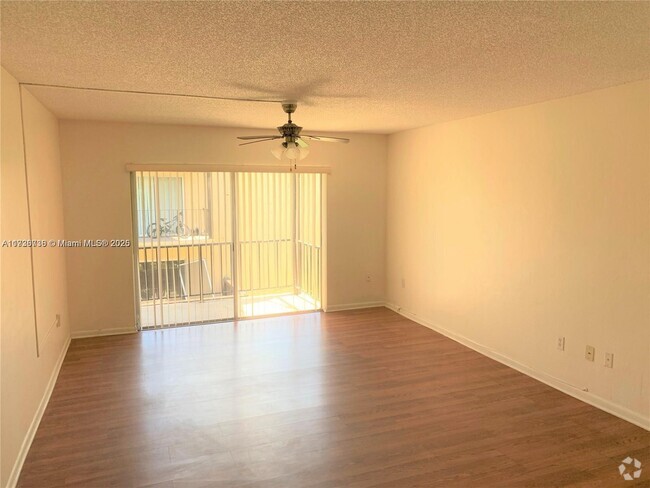 Building Photo - 10804 N Kendall Dr Unit P24 Rental