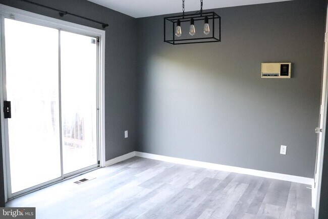 Photo - 4815 Norfolk Ct Townhome