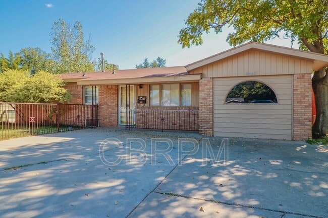 Building Photo - 2005 43rd St