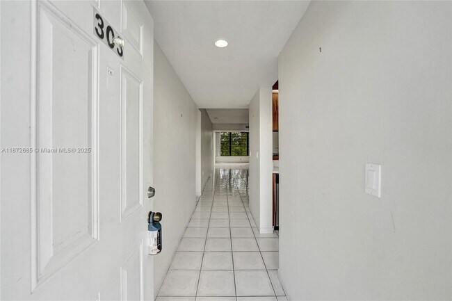 Photo - 1502 Whitehall Dr Unit 303