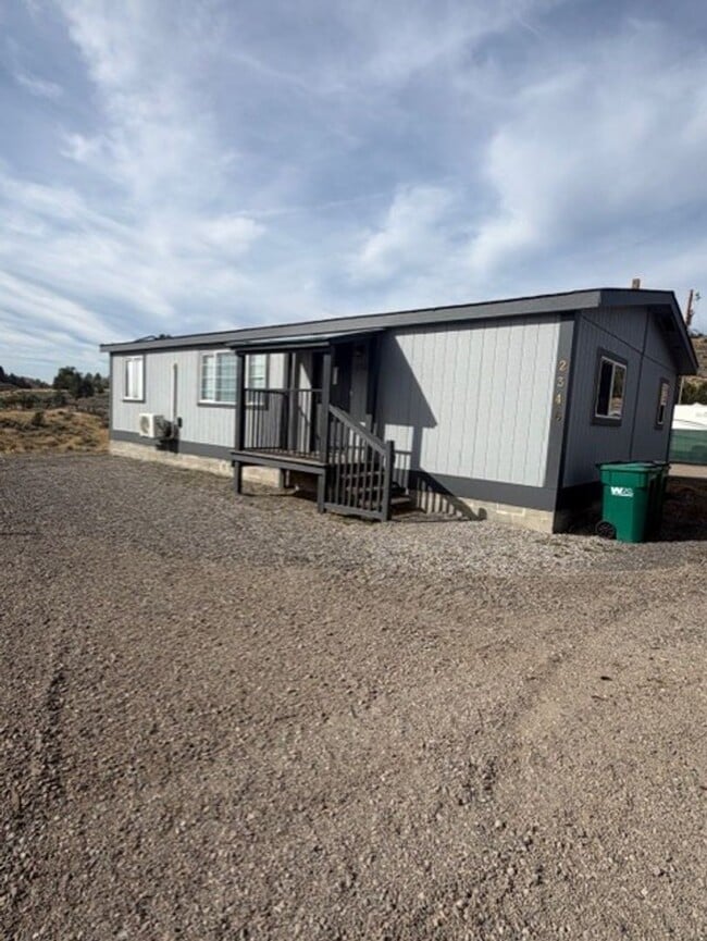 2346 Frontage Rd