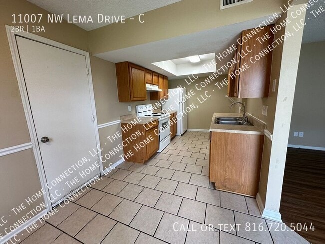 Photo - 11007 NW Lema Dr