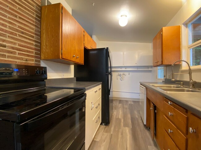 Photo - Des Moines Rambler w/ Large yard