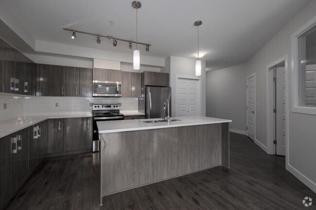 2BR, 2BA + Den - 1030SF - Kitchen