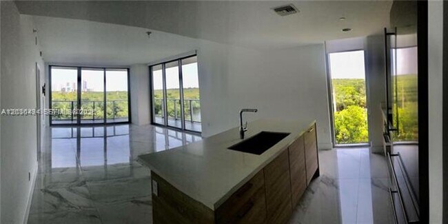 Photo - 16385 Biscayne Blvd Unit 16385 Biscayne Blvd # 621