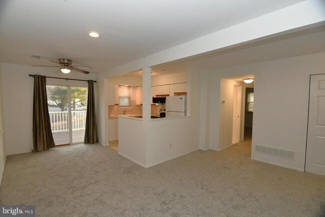 Photo - 205 Cricklewood Cir