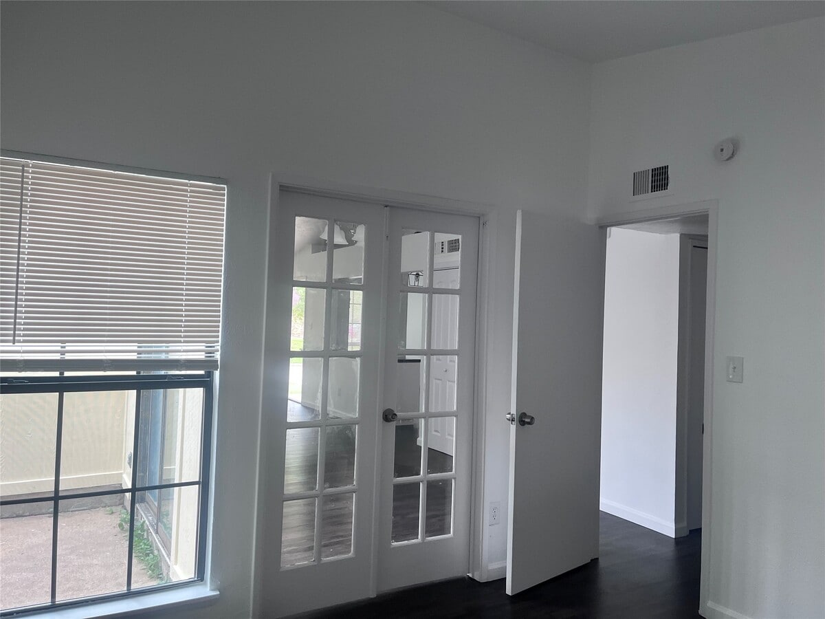 Photo - 4710 Cairnlomond St