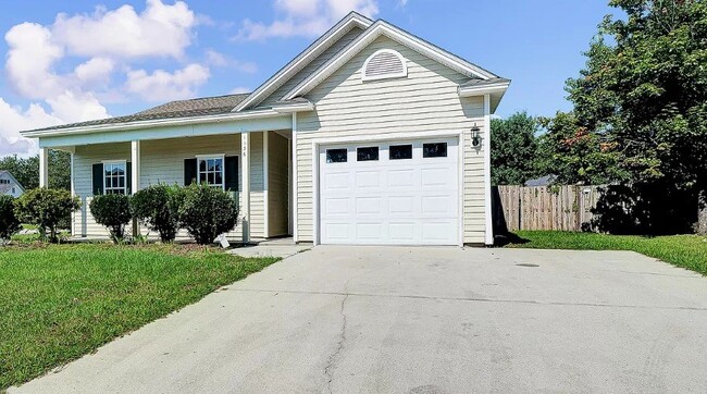 Photo - *** Promotion -- Start lease by January 1 and receive $500 off first months rent!! Renovated hom...