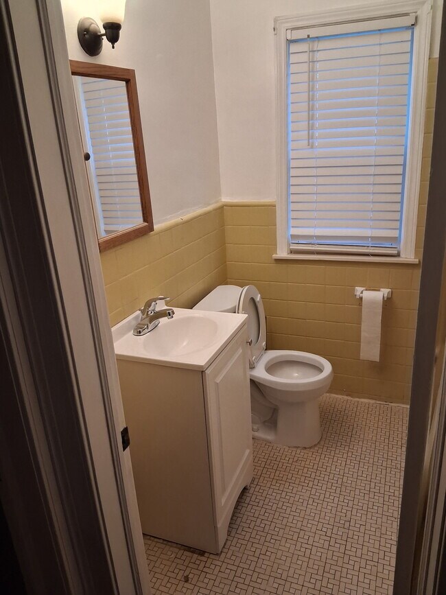 Photo - 7550 Memorial St