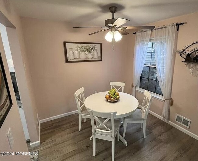 Photo - 182 Azalea Cir