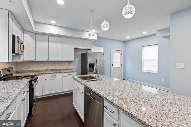 Photo - 5104 Midwood Ave