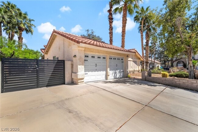 Photo - 130 Weatherstone Dr