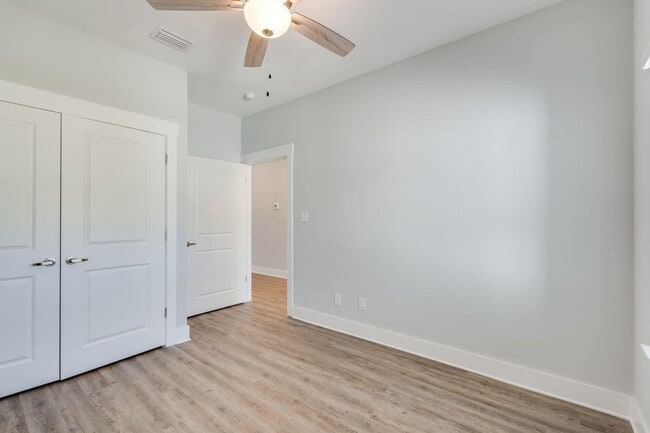 Photo - 170 Bradford Ct