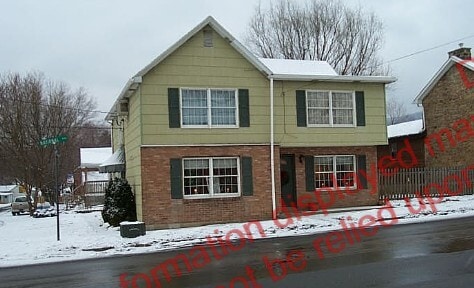 Building Photo - 1211 National Pike Unit Upstairs