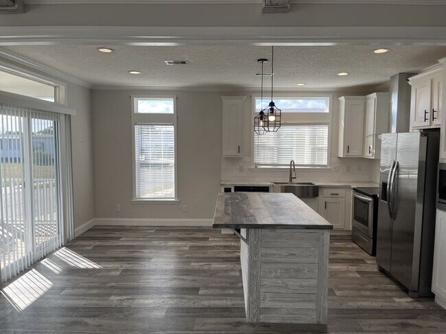 Photo - 336 Waddell St