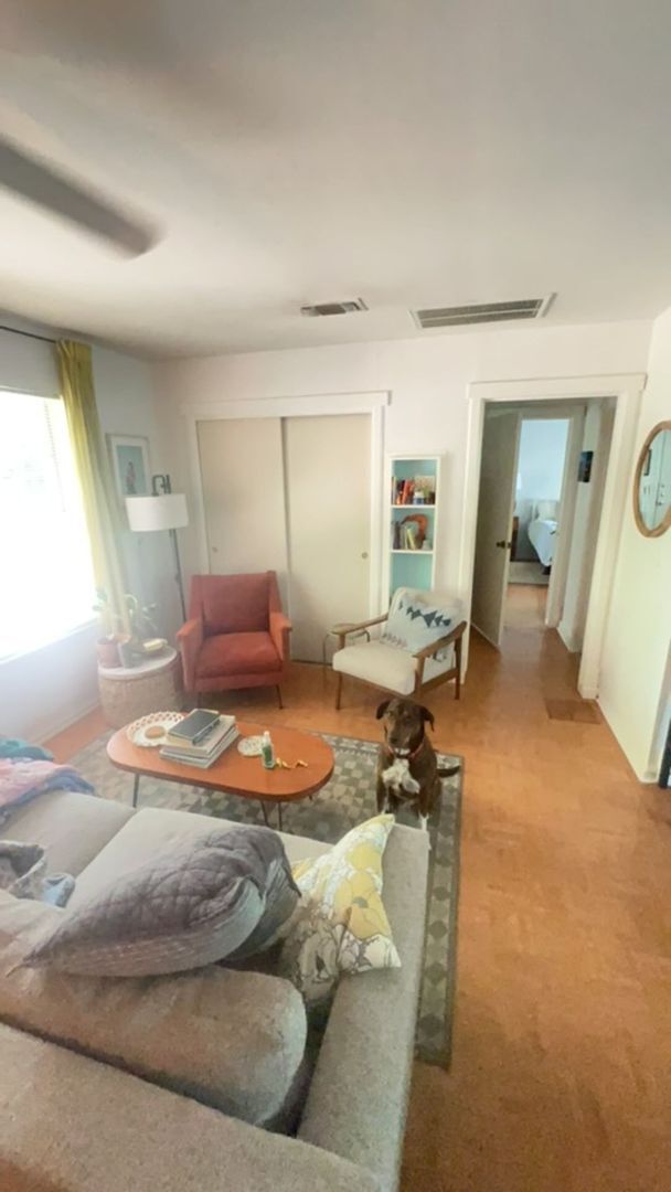 Photo - 1 bed Hyde Park Area home