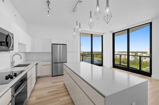 Building Photo - 101 Diplomat Pkwy Unit 0901