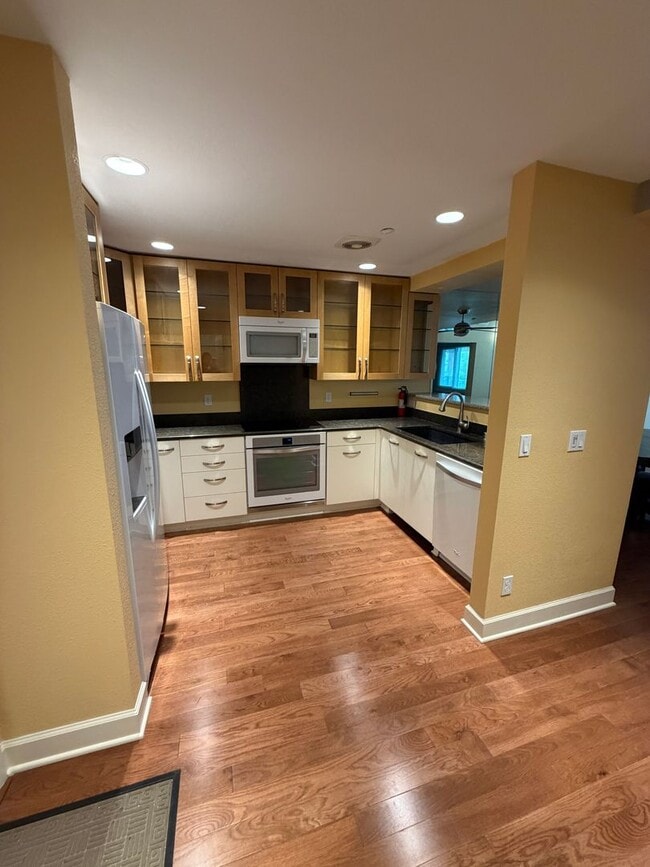 Photo - WONDERFUL COLUMBIA SHORES CONDO! Unidad 420
